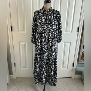 Max Studio Black and White Floral button front top, tiered skirt Maxi Dress S